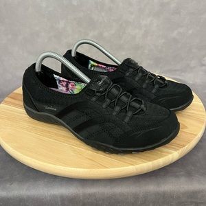 SKECHERS Breathe 23030 Women 7.5 Slip On Shoes Sneakers Triple Black Memory Foam